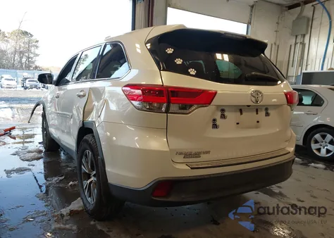 2019 Toyota Highlander Le z USA, uszkodzony, nr VIN 5TDBZRFH0KS978126